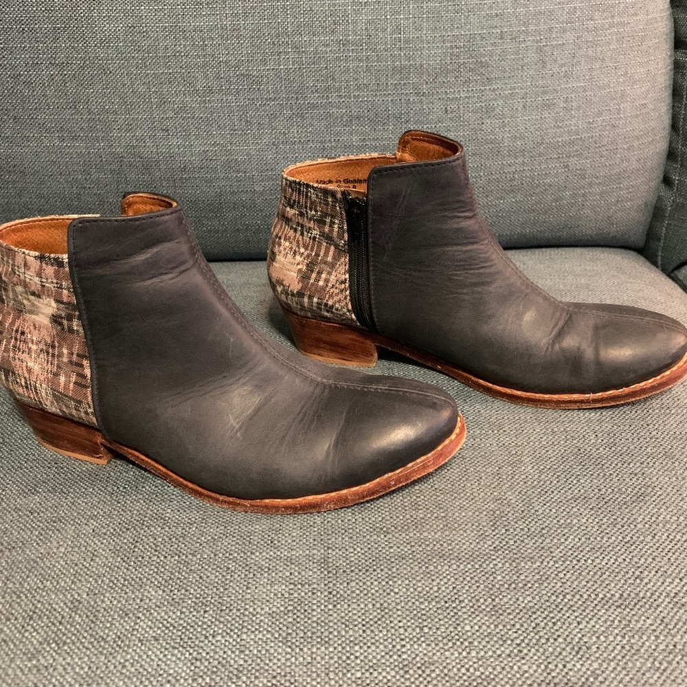 The Root Collective Espe Boots in Dusk Leather w/Ikat Fabric Heel - Size 8